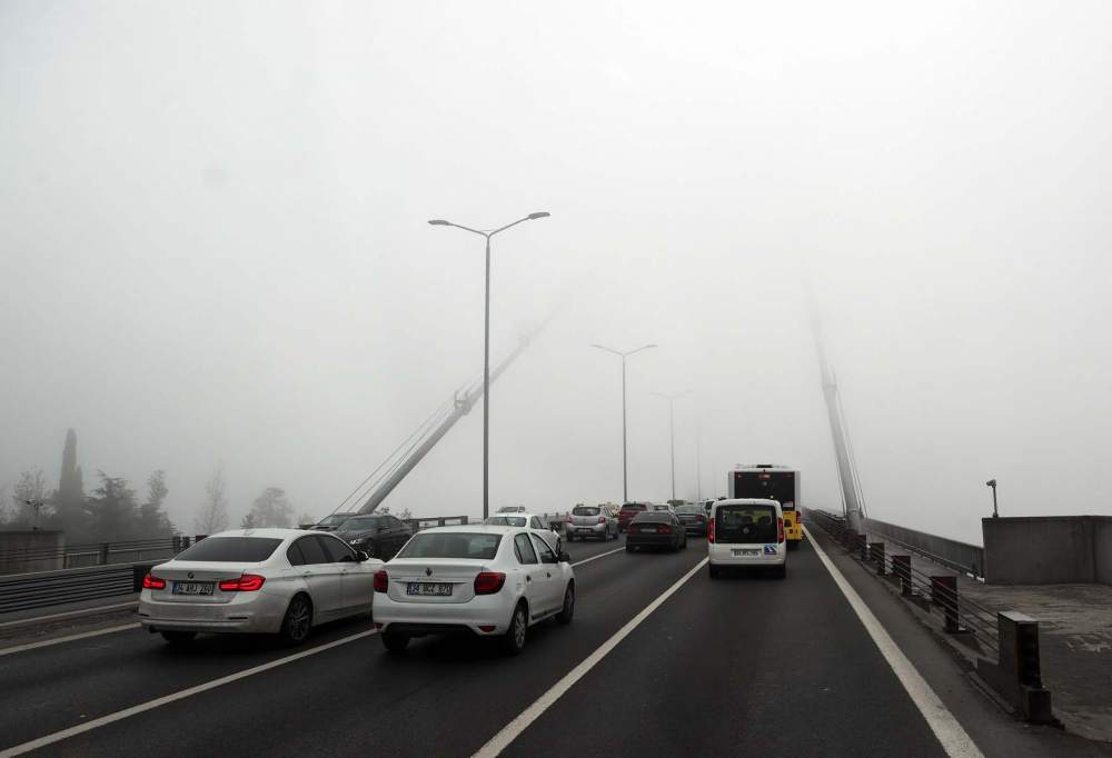 İstanbul, Sistanbul'a döndü! Uçuşlar ve gemi seferleri iptal oldu, vatandaş önünü göremiyor 36