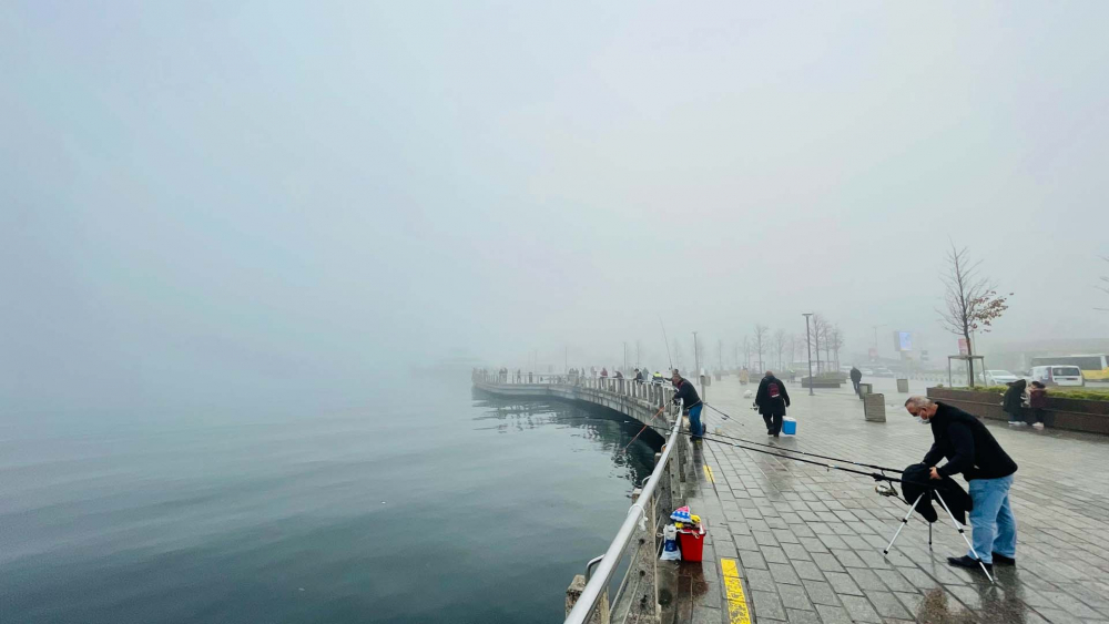 İstanbul, Sistanbul'a döndü! Uçuşlar ve gemi seferleri iptal oldu, vatandaş önünü göremiyor 6