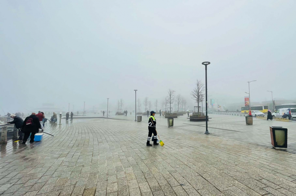 İstanbul, Sistanbul'a döndü! Uçuşlar ve gemi seferleri iptal oldu, vatandaş önünü göremiyor 7