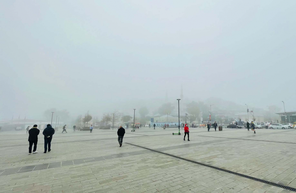 İstanbul, Sistanbul'a döndü! Uçuşlar ve gemi seferleri iptal oldu, vatandaş önünü göremiyor 8