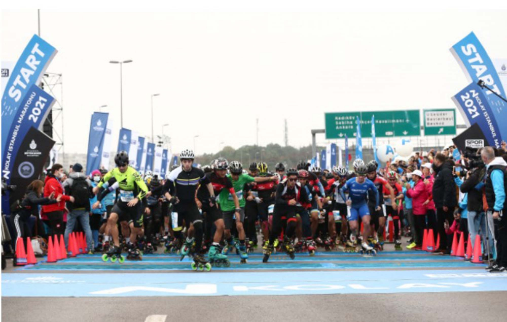 İstanbul Boğazı'ndan renkli görüntüler! Maraton iki kıta arasında şölen yarattı! 11