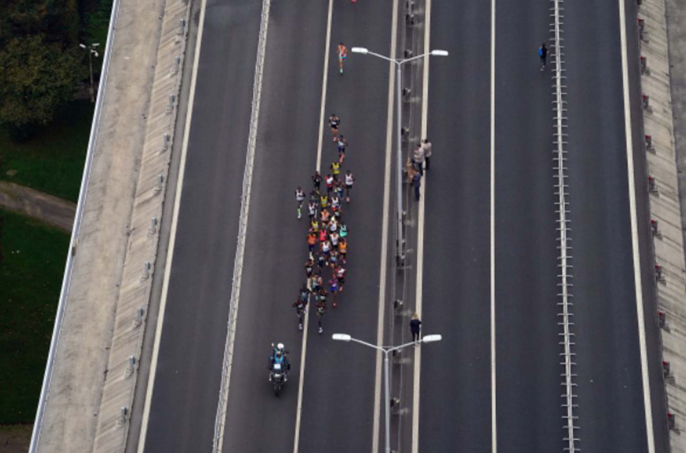 İstanbul Boğazı'ndan renkli görüntüler! Maraton iki kıta arasında şölen yarattı! 7