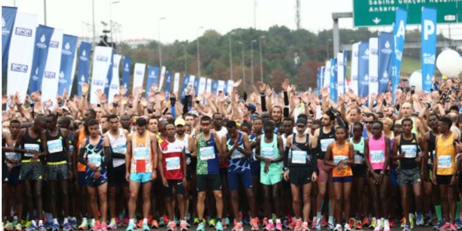 İstanbul Boğazı'ndan renkli görüntüler! Maraton iki kıta arasında şölen yarattı!