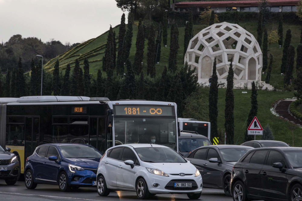 Saat 9'u 5 geçe hayat durdu! Türkiye Ata'sı için saygı duruşunda bulundu! İşte o anlar... 15