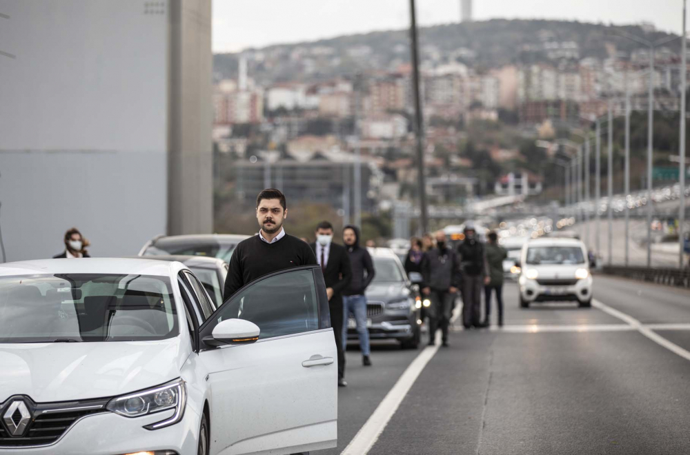 Saat 9'u 5 geçe hayat durdu! Türkiye Ata'sı için saygı duruşunda bulundu! İşte o anlar... 16