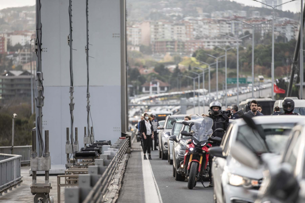 Saat 9'u 5 geçe hayat durdu! Türkiye Ata'sı için saygı duruşunda bulundu! İşte o anlar... 17