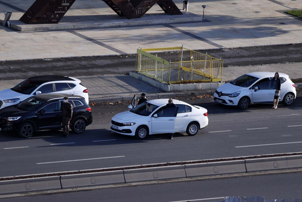 Saat 9'u 5 geçe hayat durdu! Türkiye Ata'sı için saygı duruşunda bulundu! İşte o anlar... 26