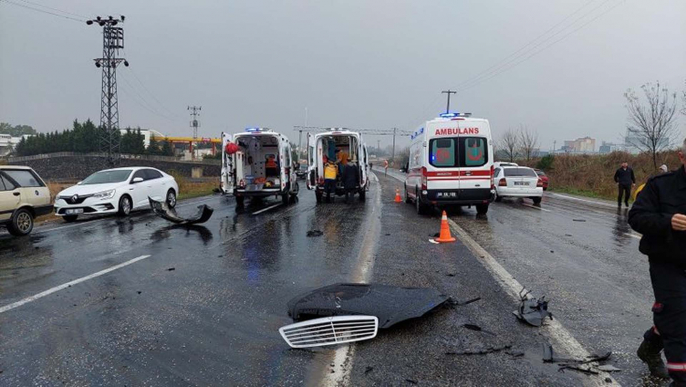 Tekirdağ'da kayganlaşan yol faciaya yol açtı! Otomobil, servis midibüsüne çarptı: Özcan- Nalan Özdemir hayatını kaybetti, 15 kişi yaralandı 7