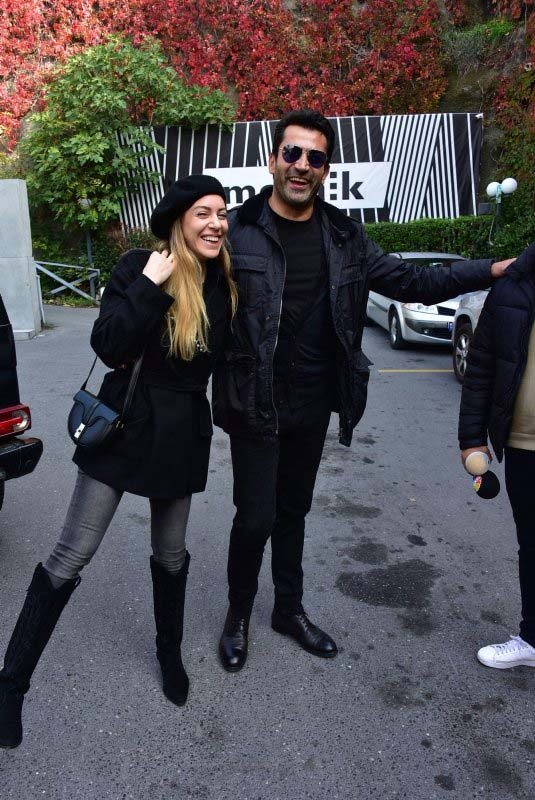 Sinem Kobal ve Kenan İmirzalıoğlu çiftinin ikinci bebeklerinin merakla beklenen cinsiyeti belli oldu! Ünlü çifti isim telaşı sardı! 4