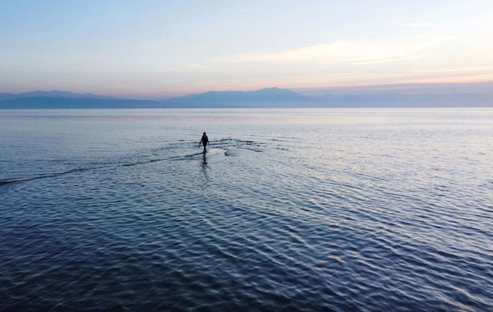 Fotoğraflar göz kamaştırıcı, işin aslı iç karartıcı! Van Gölü'nde sular çekilince adacıklar oluştu, ortaya çıkan resimler muazzam ancak... 7