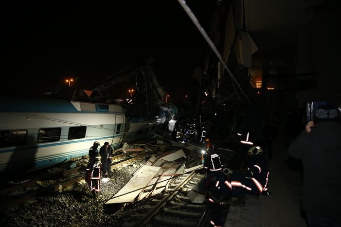 Ankara'daki tren kazası görüntüleri | Feci kazadan ilk fotoğraflar 8
