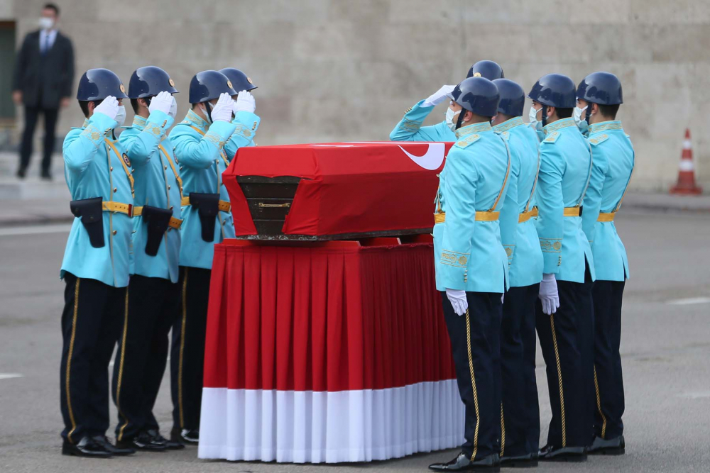 Koronavirüs nedeniyle vefat etmişti! Eski Bakan Güldal Akşit için TBMM'de cenaze töreni düzenlendi! 7