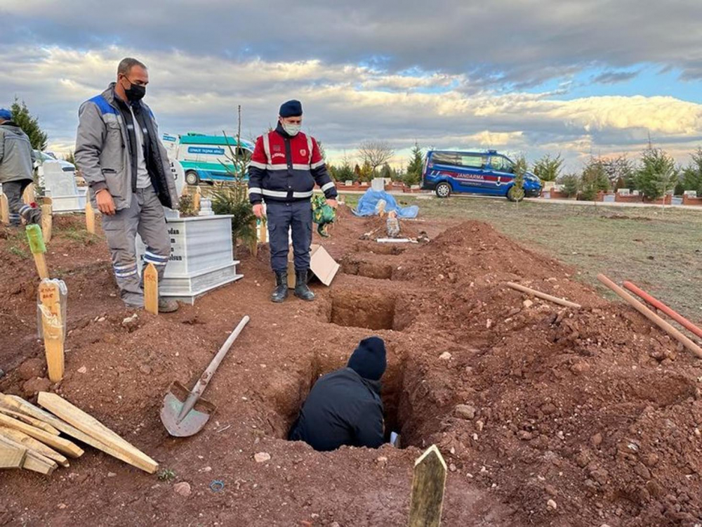 Eskişehir'de kan donduran olay! Çöplüğe atılmış çıplak bebek cesedi bulundu! Otopsi korkunç gerçeği ortaya çıkardı!! 3