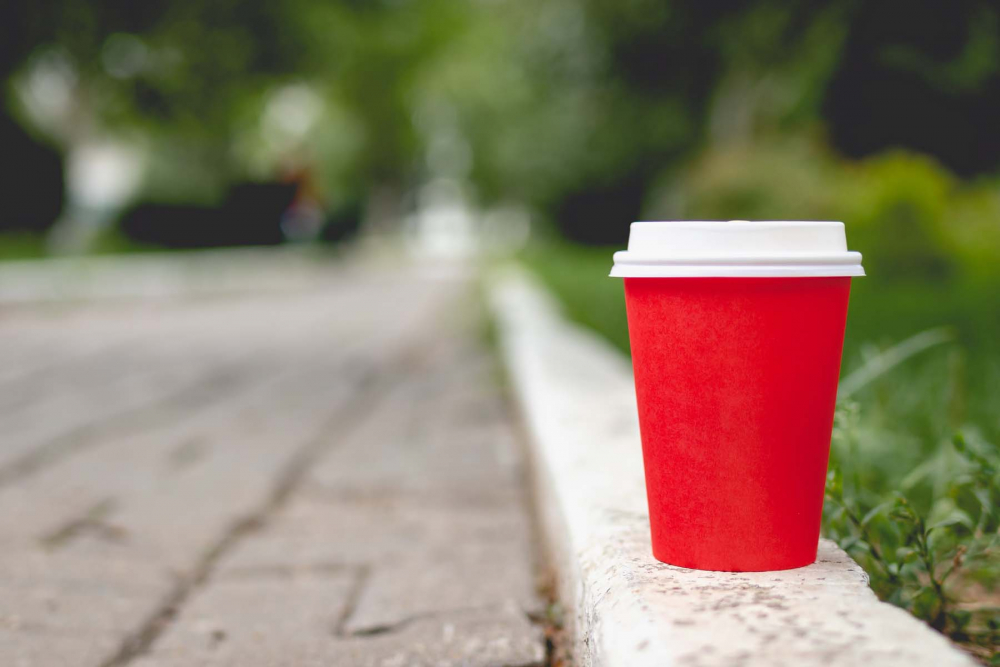 Karton bardakta çay ve kahve içinler dikkat! Çarpıcı araştırma ortaya çıkardı: 75 bin mikroplastik parçacığı yutabilirsiniz 5