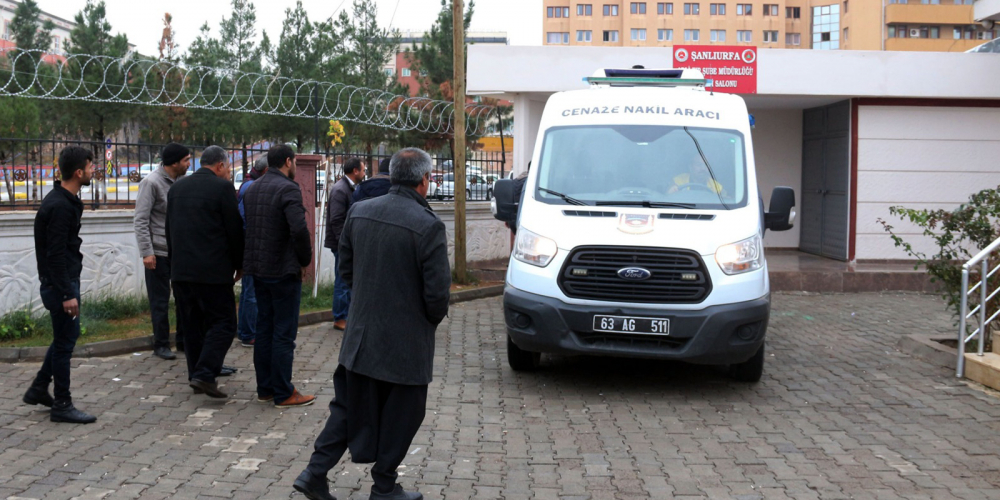 Kadın cinayetlerinin ardı arkası kesilmiyor! Şanlıurfa'da korkunç olay: Göğsünden ve sırtından bıçaklanarak öldürüldü 5