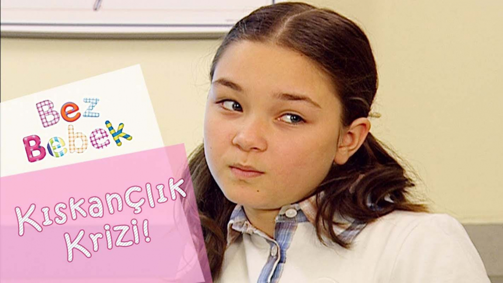 Bez Bebek'in "Şaka gibi" repliğiyle ünlü 'gıcık' Özge'si Sibel Kasapoğlu güzeller güzeli genç kız oldu! Son halini gören dönüp bir kez daha baktı! 3