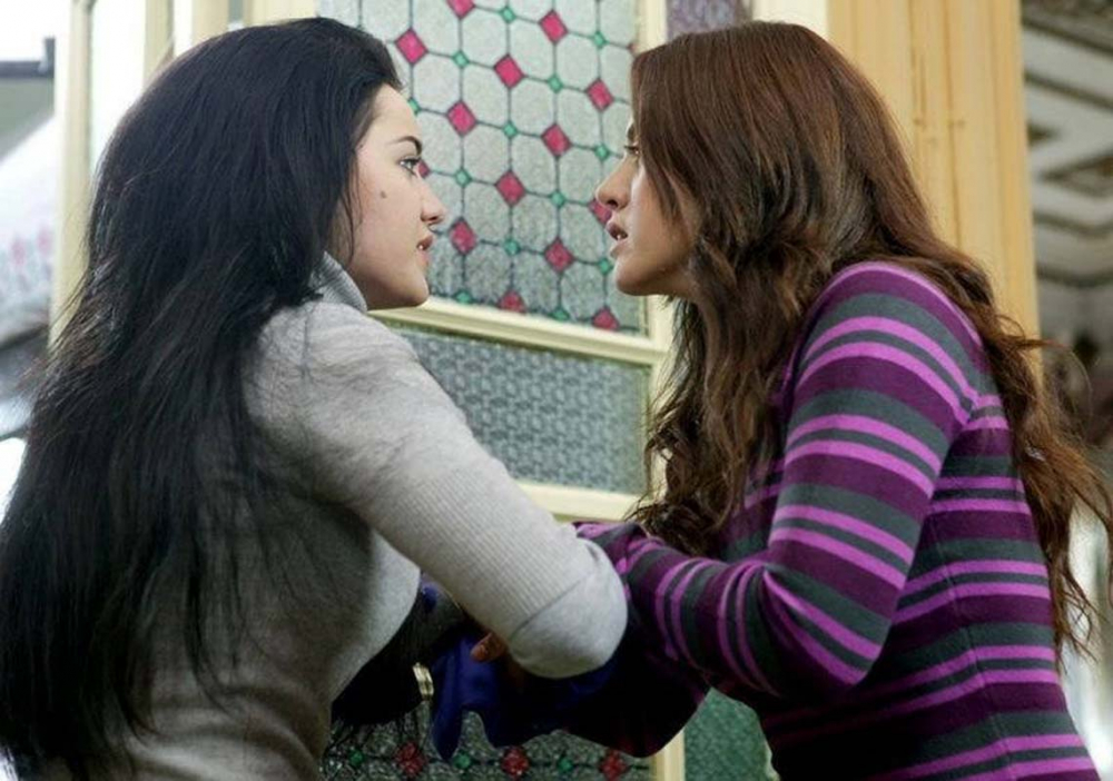 Yaprak Dökümü dizisinde kardeş olan Leyla ve Necla'nın arası açıldı! Fahriye Evcen ve Gökçe Bahadır küs mü? "Ego savaşı kimseye yarar sağlamaz" 4