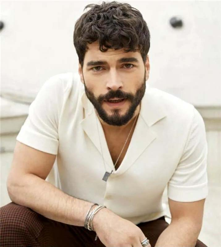 Hercai'de Miran karakteriyle ortalığı yakıp yıkan Kaderimin Oyunu'nun Cemal'i Akın Akınözü'nden  çok konuşulacak özel itiraf! "Gece yatmadan önce onun..." 3