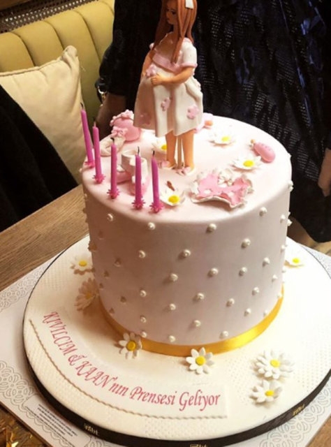 Kaan Tangöze'nin eşi Kıvılvım Ural'ın baby shower partisi 14