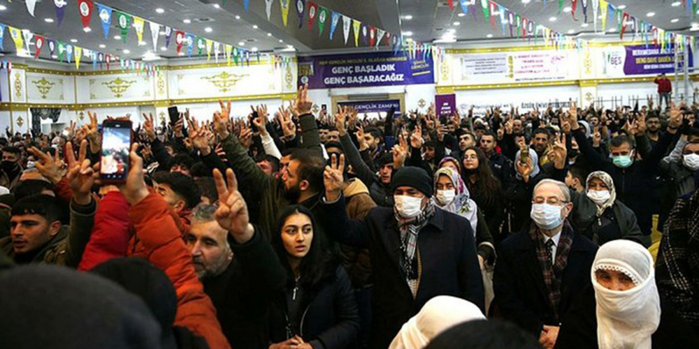 Çok sayıda gözaltı! Diyarbakır'daki HDP kongresinde skandal: Öcalan lehine sloganlar atıldı 2