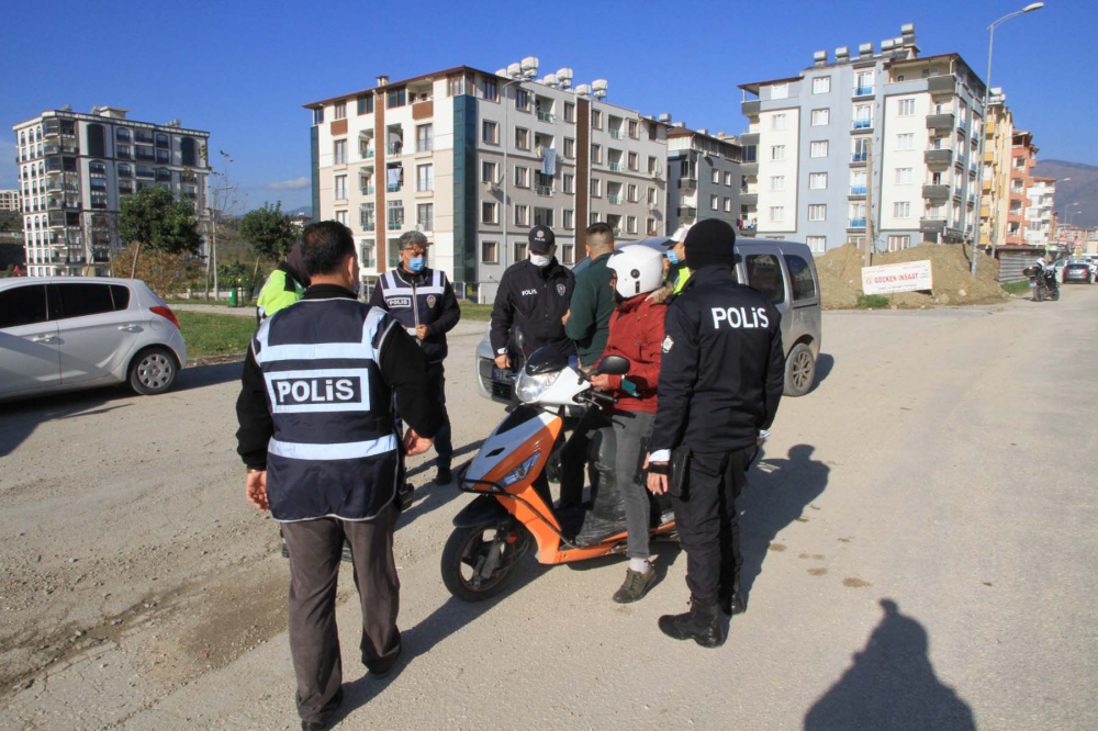 Emniyet, Jandarma ve Sahil Güvenlik harekete geçti! Yılbaşı öncesi 81 ilde denetim yapıldı 5