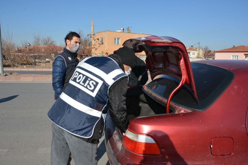 Emniyet, Jandarma ve Sahil Güvenlik harekete geçti! Yılbaşı öncesi 81 ilde denetim yapıldı 9