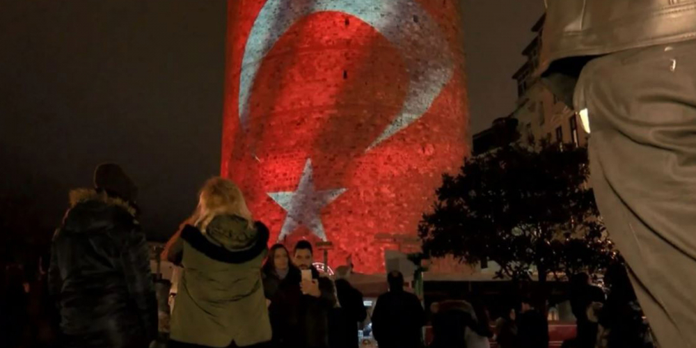 Yeni yıl öncesi Galata Kulesi'nde büyüleyici gösteri 4