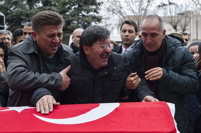 Deniz Çakır'ın şaşkınlık yaratan Ceren Damar paylaşımı 10