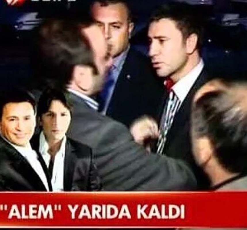 İzzet Yıldızhan "Külotla da çıkmayın ya" tepkisine Hande Yener'den 'geçmiş' cevabı gecikmedi! Bakın 'ahkam kesen' türkücü geçmişte neler yapmış! 8