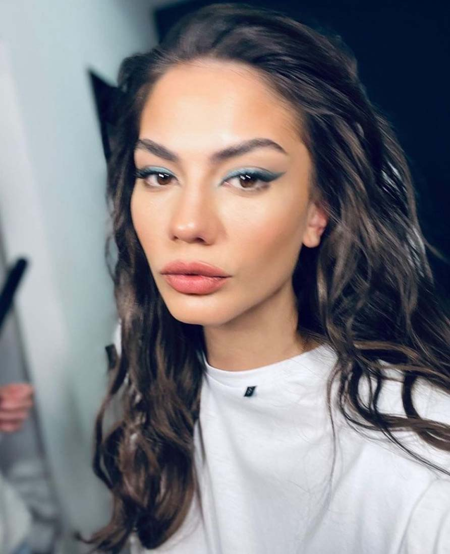 Demet Özdemir'e ayrılık yaradı! Güzelliğiyle sosyal medyayı salladı! 6