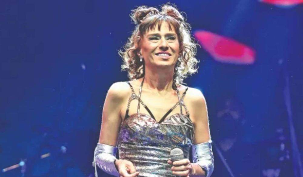 Ankara'nın ayazı Yıldız Tilbe'yi kesti! Konserinde "Türkçe konuşuyorum" diyerek fırça attı! Hayranları destekledi! 5