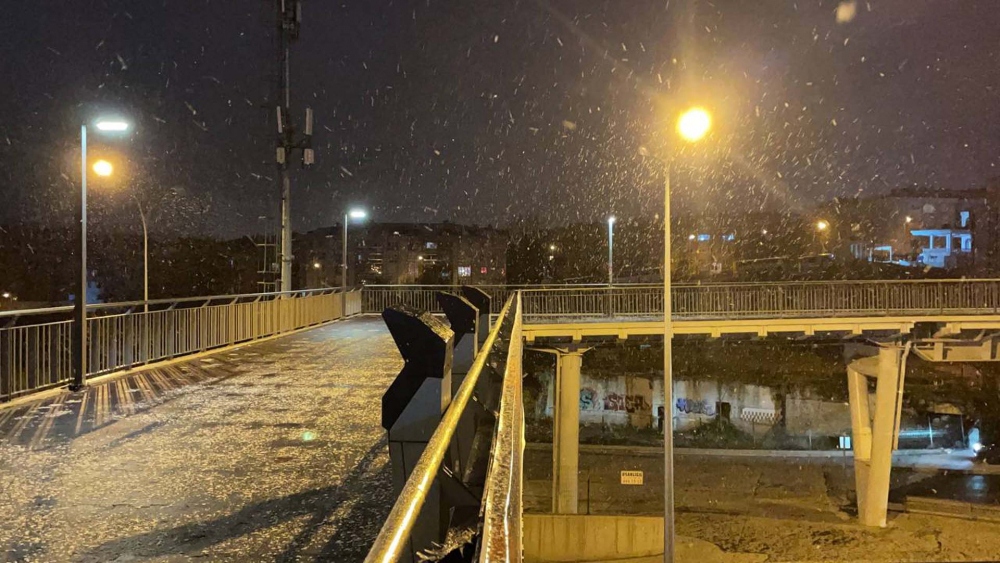 İstanbul'da kar yağışı etkisini artırdı! Şehir beyaz örtüyle kaplandı! İşte İstanbul'dan kar fotoğrafları 2