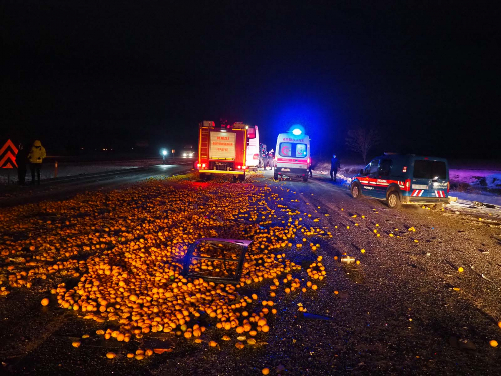 Denizli'nin Bozkurt ilçesinde can pazarı! Yolcu otobüsü TIR'a çarptı: Mukadder Balkın öldü, 21 kişi yaralandı 15