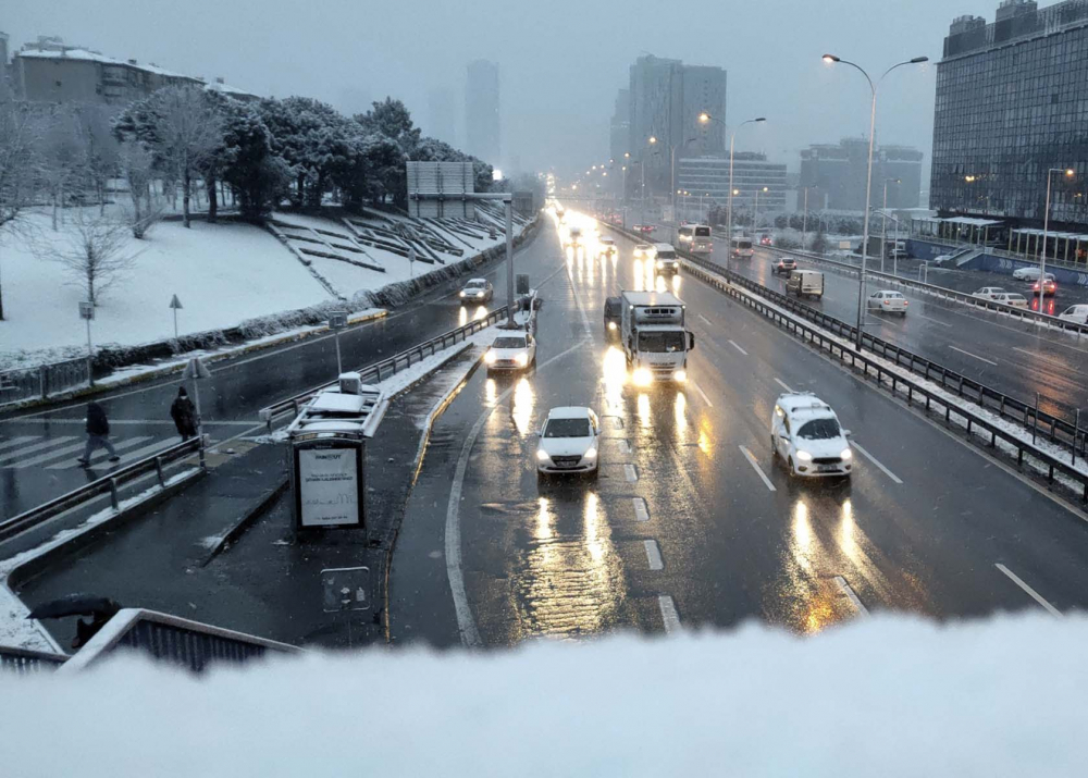 Kar yağışı İstanbul'u beyaz örtüyle kapladı! İşte İstanbul'dan en güzel kar fotoğrafları... 5