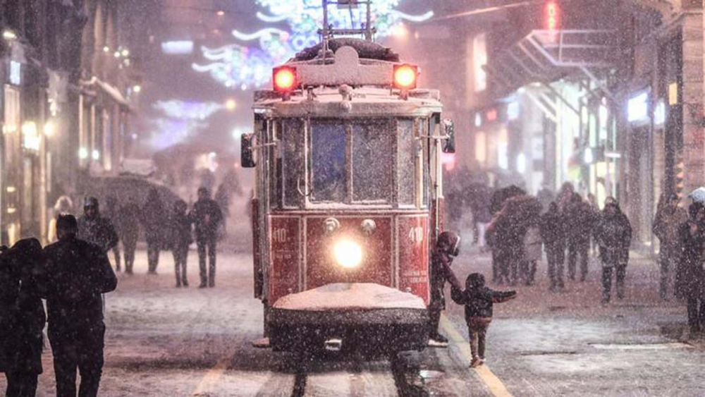 Meteoroloji İstanbul için saat vererek uyarıda bulundu! Vali Yerlikaya da duyurdu, kar yağışı şehri esir alacak! 2