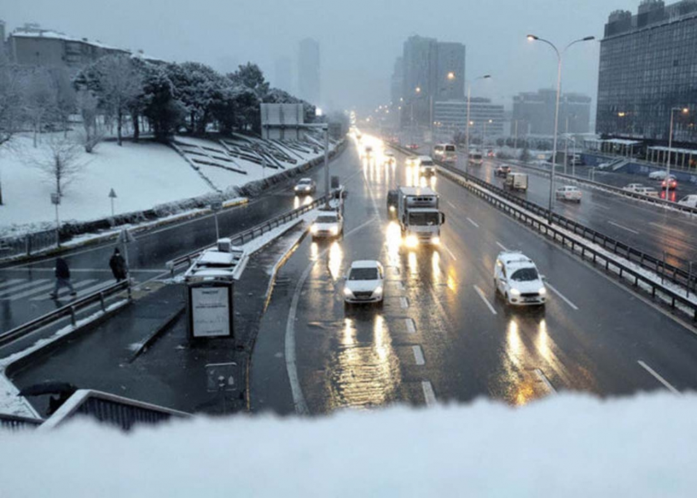 Meteoroloji İstanbul için saat vererek uyarıda bulundu! Vali Yerlikaya da duyurdu, kar yağışı şehri esir alacak! 4