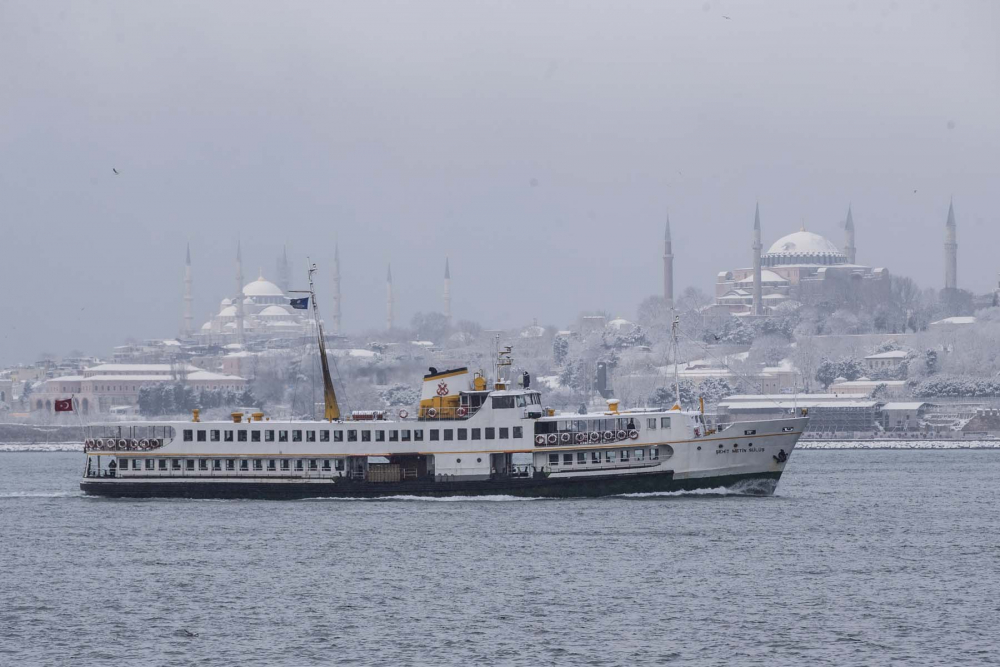 Kar yağışı etkili oldu! Mega kent İstanbul, beyaz gelinliğiyle büyüledi! Kartpostallık görüntüler mest etti 29