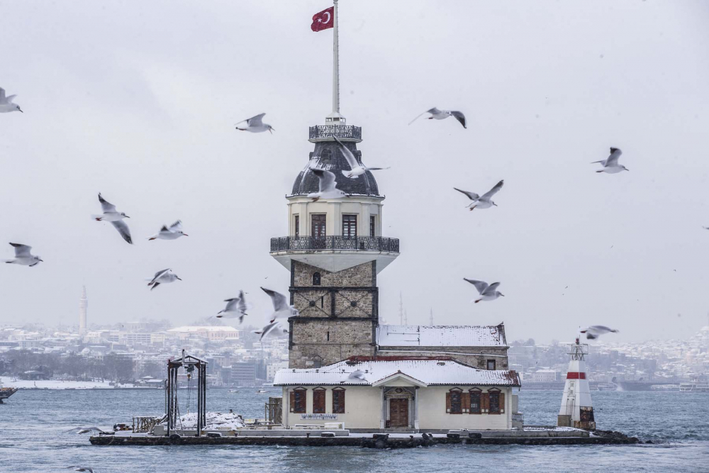 Kar yağışı etkili oldu! Mega kent İstanbul, beyaz gelinliğiyle büyüledi! Kartpostallık görüntüler mest etti 30