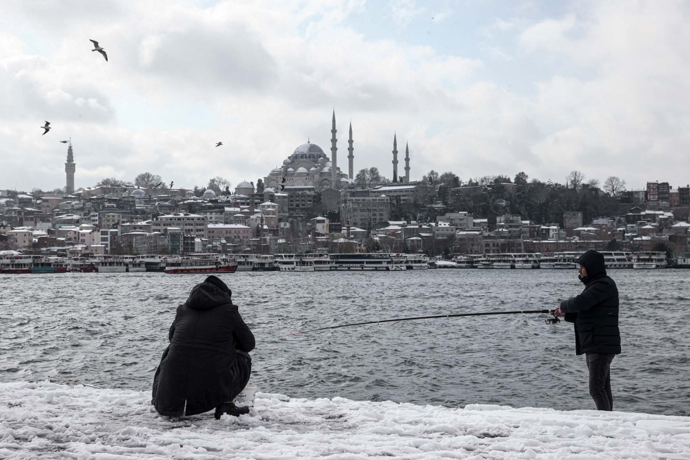 Kar yağışı etkili oldu! Mega kent İstanbul, beyaz gelinliğiyle büyüledi! Kartpostallık görüntüler mest etti 53