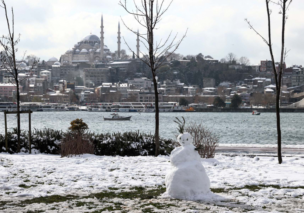 Kar yağışı etkili oldu! Mega kent İstanbul, beyaz gelinliğiyle büyüledi! Kartpostallık görüntüler mest etti 55