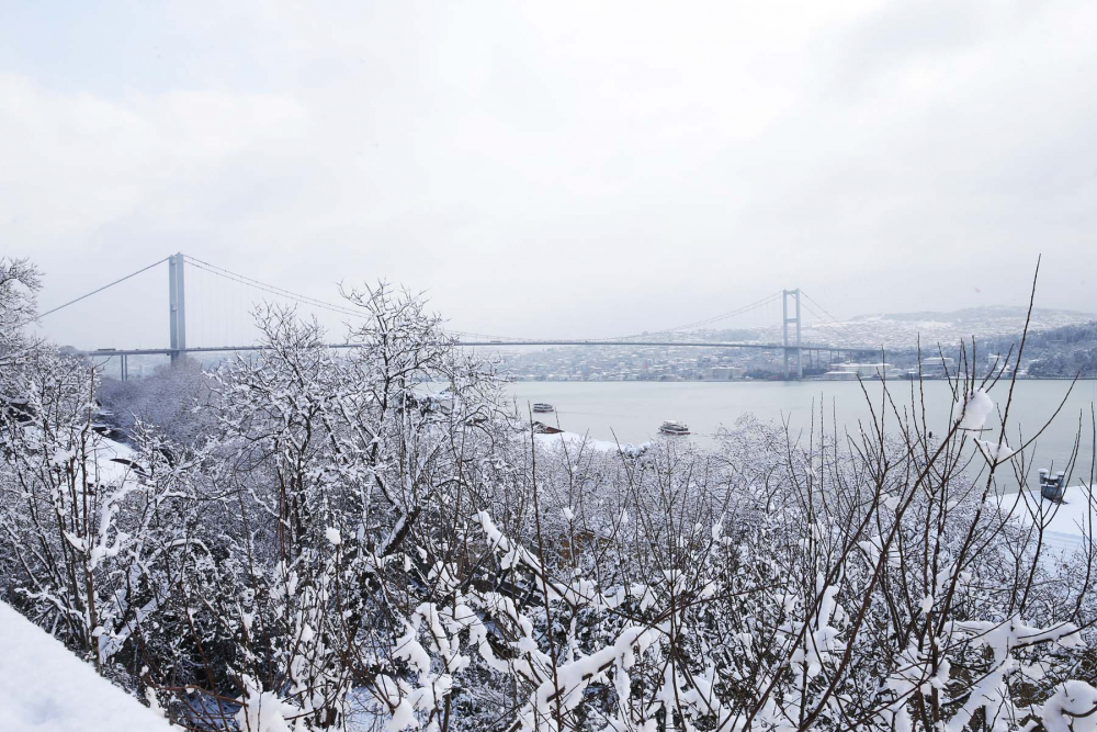 Kar yağışı etkili oldu! Mega kent İstanbul, beyaz gelinliğiyle büyüledi! Kartpostallık görüntüler mest etti 65