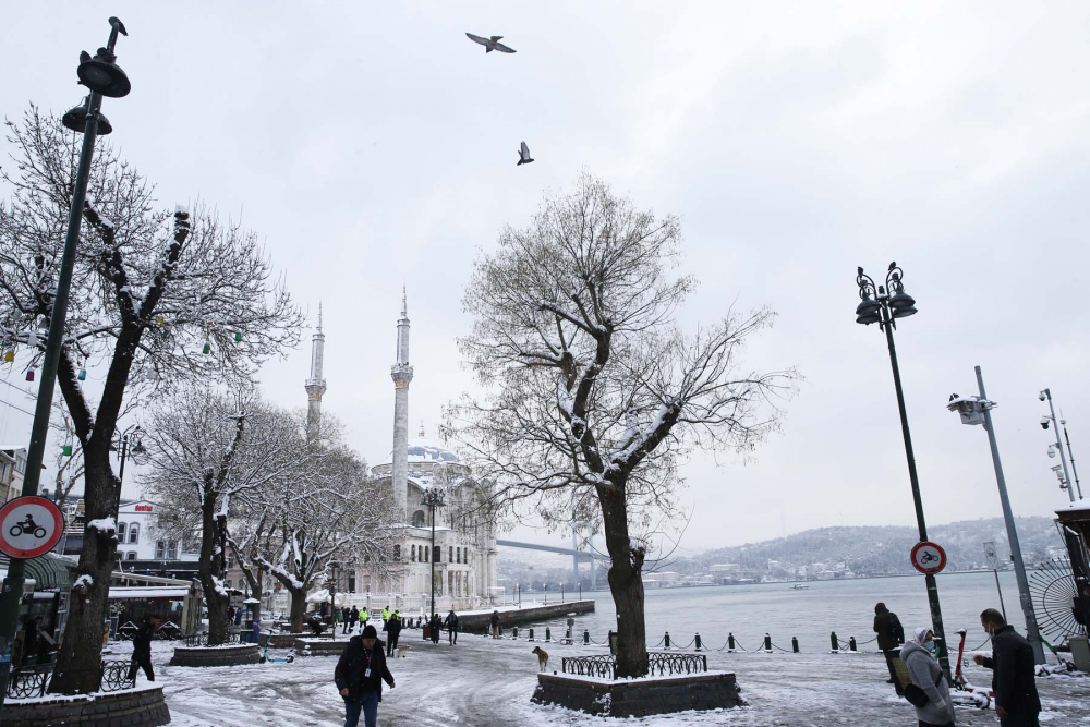 Kar yağışı etkili oldu! Mega kent İstanbul, beyaz gelinliğiyle büyüledi! Kartpostallık görüntüler mest etti 67