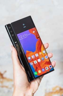 Huawei yeni katlanabilir telefonu Mate X'i satışa çıkardı 5