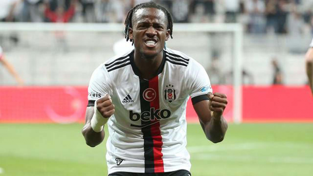 Michy Batshuayi hacamat yaptırdı, sosyal medyada viral oldu! Kaçırdığı gol sayısı kadar bardak koydurmuş! 2