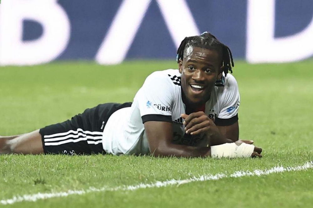 Michy Batshuayi hacamat yaptırdı, sosyal medyada viral oldu! Kaçırdığı gol sayısı kadar bardak koydurmuş! 4