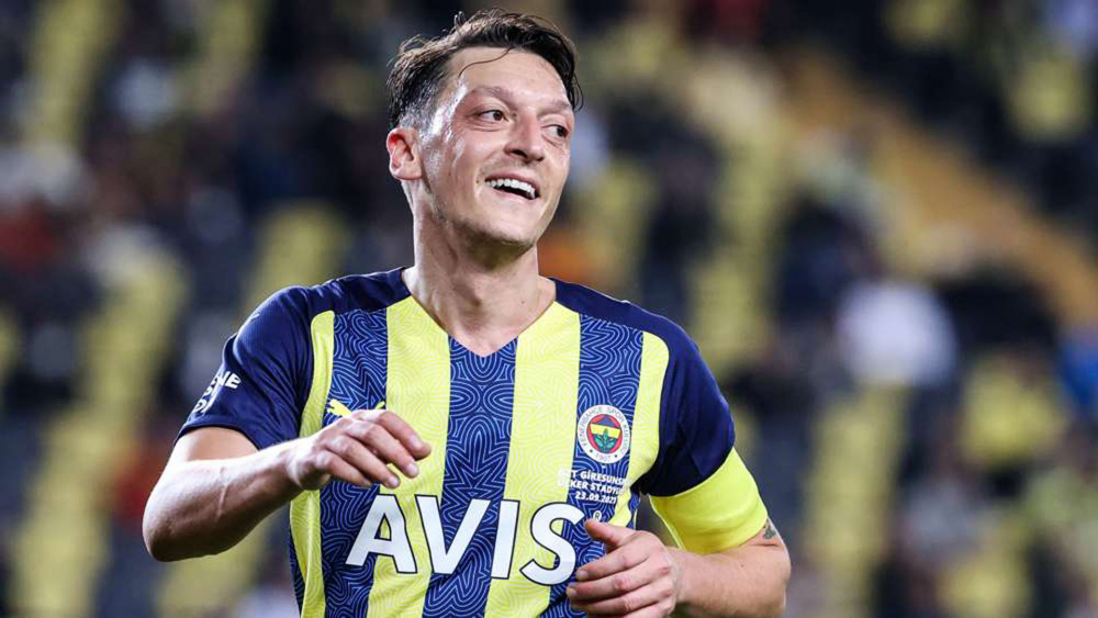 Fenerbahçe'de Mesut Özil bavulunu toplamaya hazırlanıyor! Gideceği takım belli oldu! 4