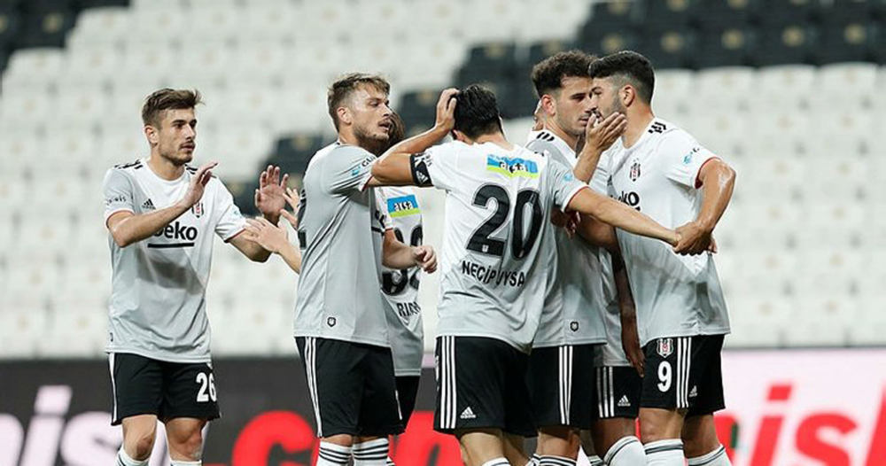 Beşiktaş'ta yaprak dökümü başlıyor! 4 isimle yollar ayrılacak! 1