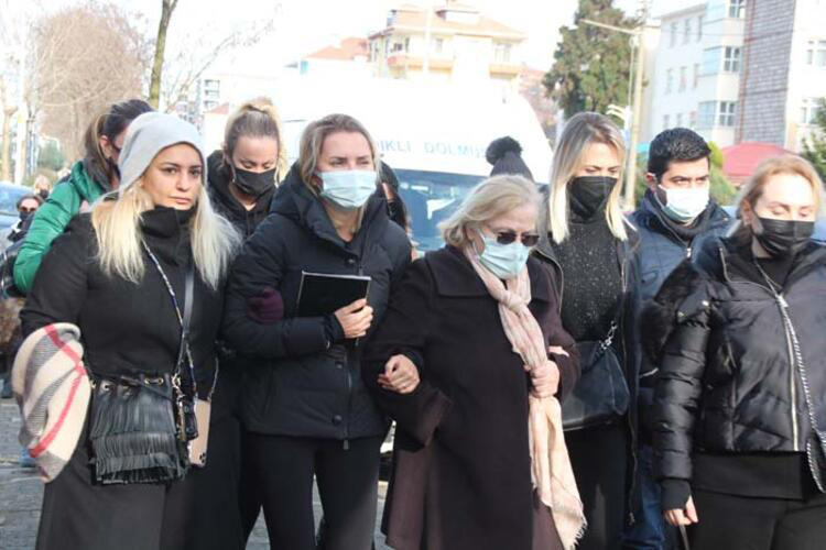 Ece Erken'in eşi Şafak Mahmutyazıcıoğlu son yolculuğuna uğurlandı! Gözyaşlarına boğulan Erken, "Keşke ben ölseydim" dedi 11