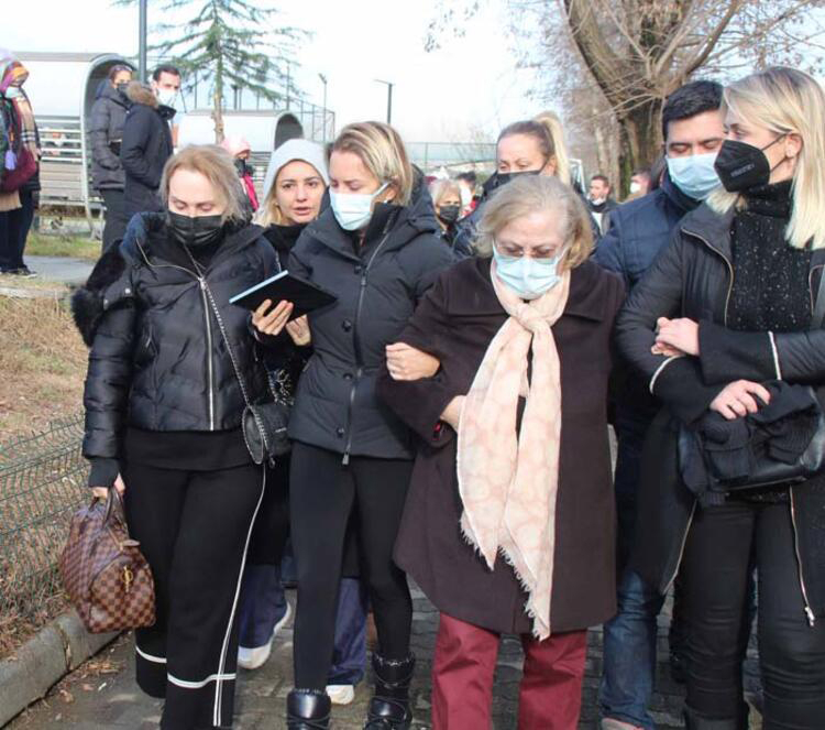 Ece Erken'in eşi Şafak Mahmutyazıcıoğlu son yolculuğuna uğurlandı! Gözyaşlarına boğulan Erken, "Keşke ben ölseydim" dedi 12