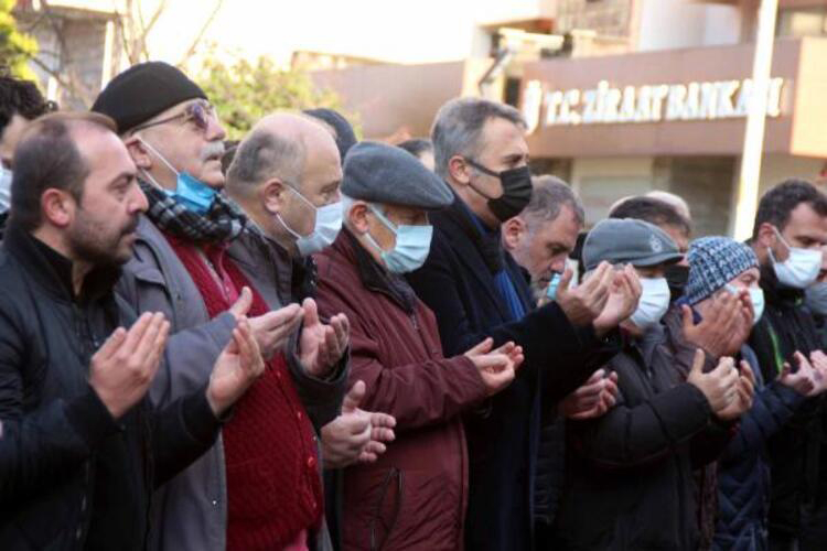 Ece Erken'in eşi Şafak Mahmutyazıcıoğlu son yolculuğuna uğurlandı! Gözyaşlarına boğulan Erken, "Keşke ben ölseydim" dedi 14